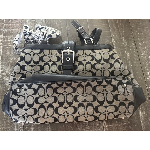 Coach Handbags - COACH Vintage Y2k Hampton Signature Canvas Shoulder Bag B/W Coach Scarf